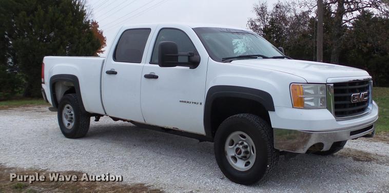 image for item DE4973 2008 GMC Sierra 2500HD Crew Cab pickup truck