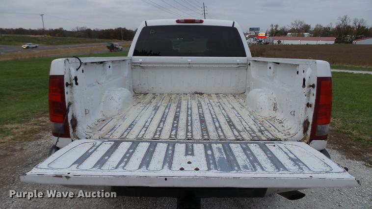 image for item DE4973 2008 GMC Sierra 2500HD Crew Cab pickup truck