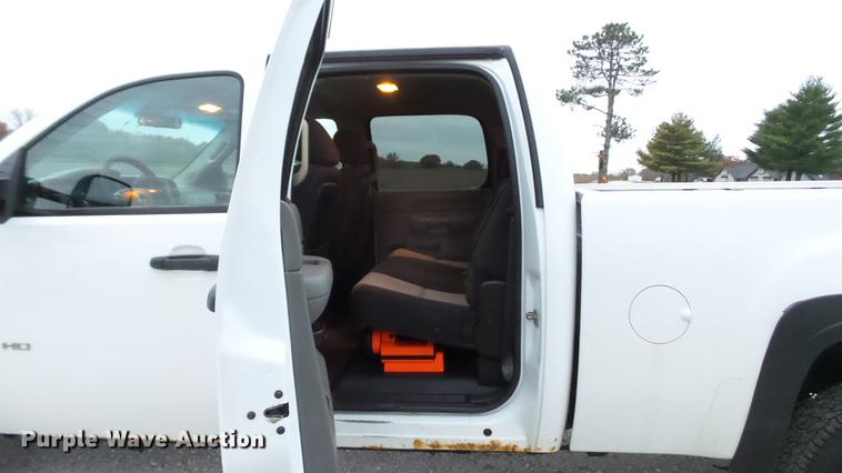 image for item DE4973 2008 GMC Sierra 2500HD Crew Cab pickup truck