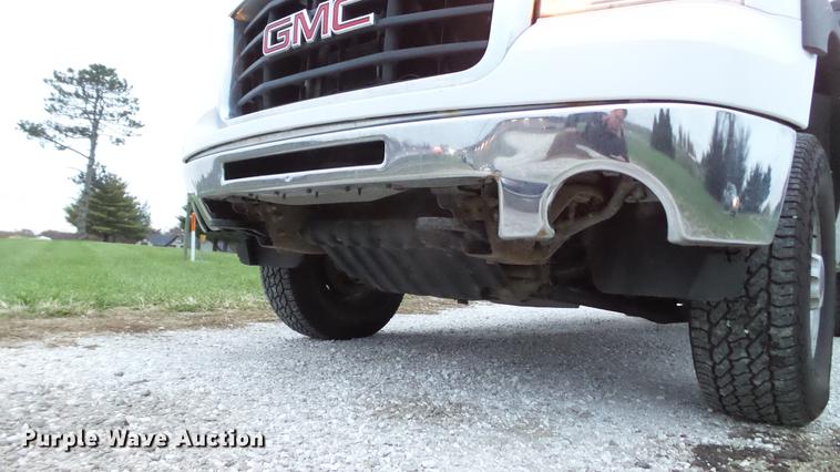 image for item DE4973 2008 GMC Sierra 2500HD Crew Cab pickup truck