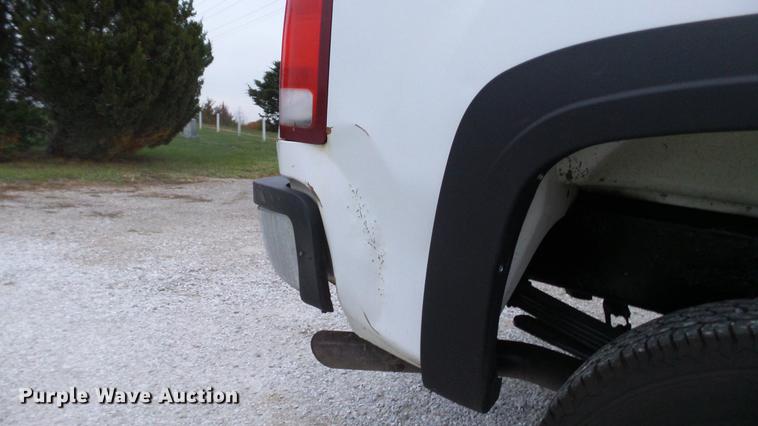 image for item DE4973 2008 GMC Sierra 2500HD Crew Cab pickup truck