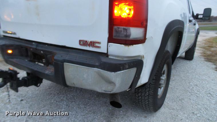image for item DE4973 2008 GMC Sierra 2500HD Crew Cab pickup truck