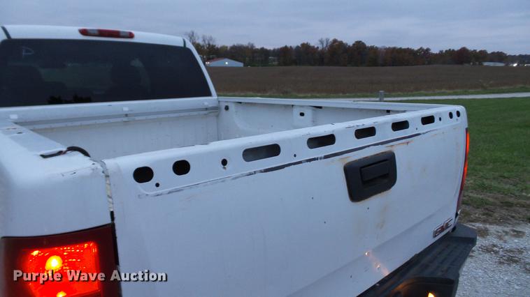 image for item DE4973 2008 GMC Sierra 2500HD Crew Cab pickup truck