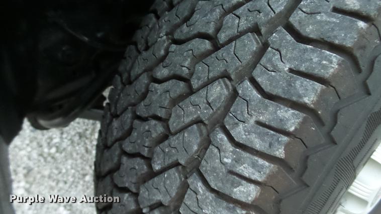 image for item DE4973 2008 GMC Sierra 2500HD Crew Cab pickup truck