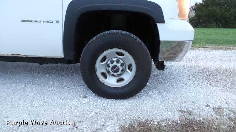 image for item DE4973 2008 GMC Sierra 2500HD Crew Cab pickup truck