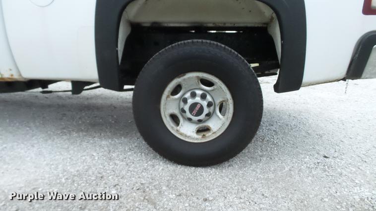 image for item DE4973 2008 GMC Sierra 2500HD Crew Cab pickup truck