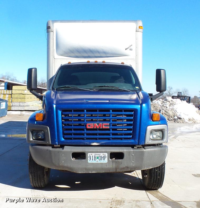image for item DE4992 2003 GMC C6500 box truck