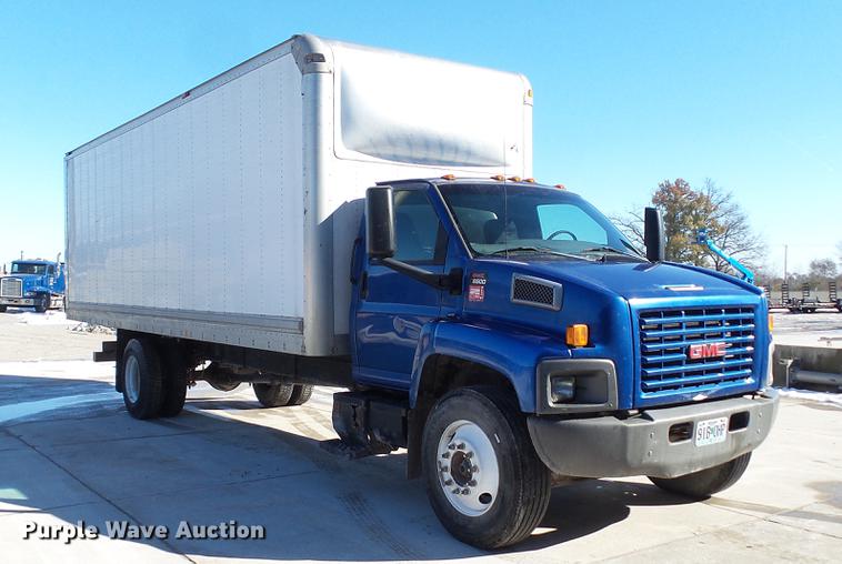 image for item DE4992 2003 GMC C6500 box truck