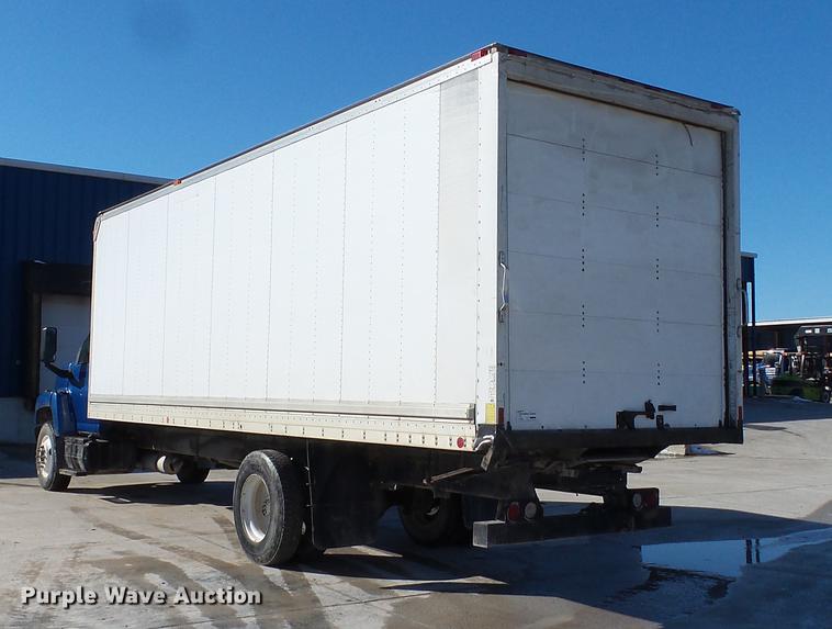 image for item DE4992 2003 GMC C6500 box truck