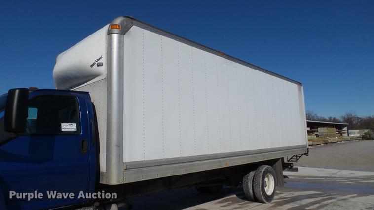 image for item DE4992 2003 GMC C6500 box truck