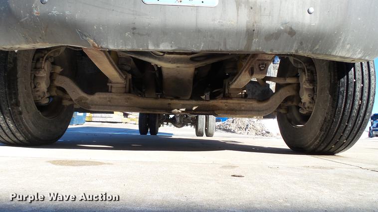 image for item DE4992 2003 GMC C6500 box truck