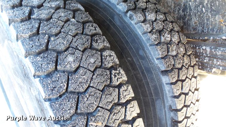 image for item DE4992 2003 GMC C6500 box truck