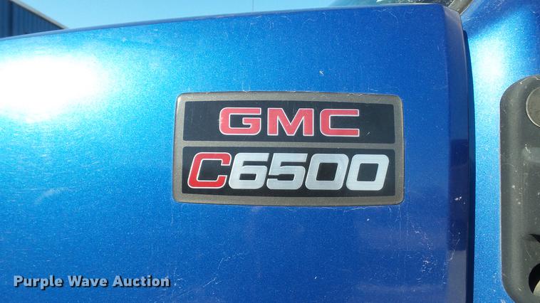 image for item DE4992 2003 GMC C6500 box truck