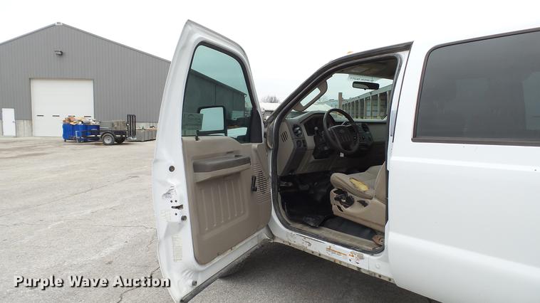 image for item DE4999 2008 Ford F450 Super Duty XL Crew Cab flatbed truck