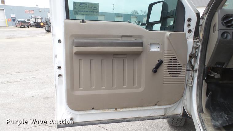 image for item DE4999 2008 Ford F450 Super Duty XL Crew Cab flatbed truck