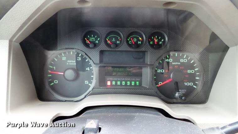 image for item DE4999 2008 Ford F450 Super Duty XL Crew Cab flatbed truck