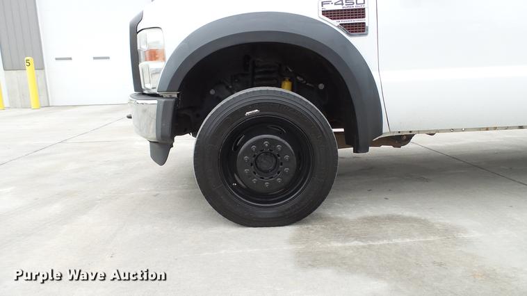 image for item DE4999 2008 Ford F450 Super Duty XL Crew Cab flatbed truck