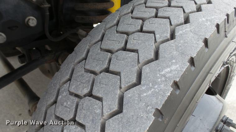 image for item DE4999 2008 Ford F450 Super Duty XL Crew Cab flatbed truck