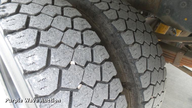 image for item DE4999 2008 Ford F450 Super Duty XL Crew Cab flatbed truck