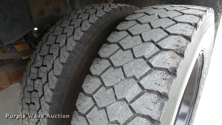 image for item DE4999 2008 Ford F450 Super Duty XL Crew Cab flatbed truck