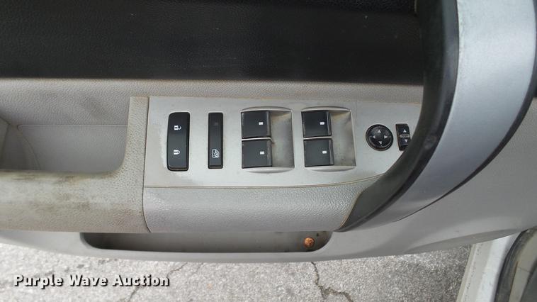 image for item DE5002 2009 Chevrolet Silverado 3500HD LT Crew Cab pickup truck