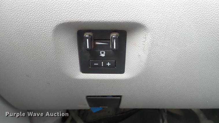 image for item DE5002 2009 Chevrolet Silverado 3500HD LT Crew Cab pickup truck