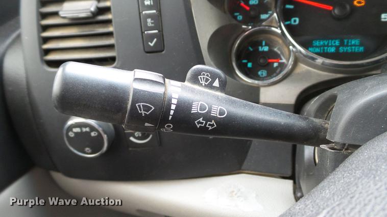 image for item DE5002 2009 Chevrolet Silverado 3500HD LT Crew Cab pickup truck