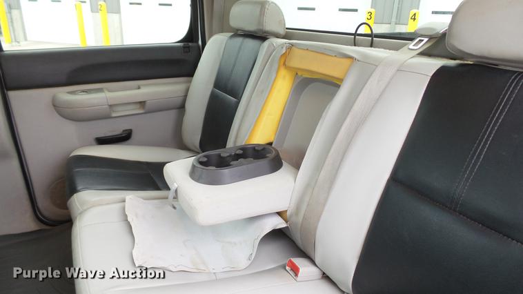 image for item DE5002 2009 Chevrolet Silverado 3500HD LT Crew Cab pickup truck