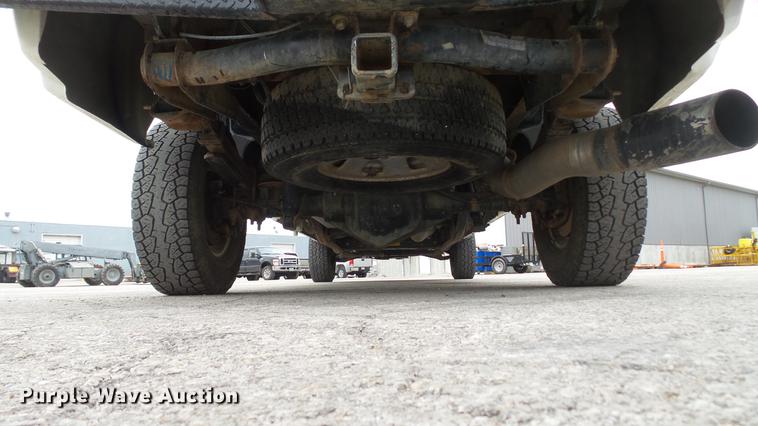 image for item DE5002 2009 Chevrolet Silverado 3500HD LT Crew Cab pickup truck