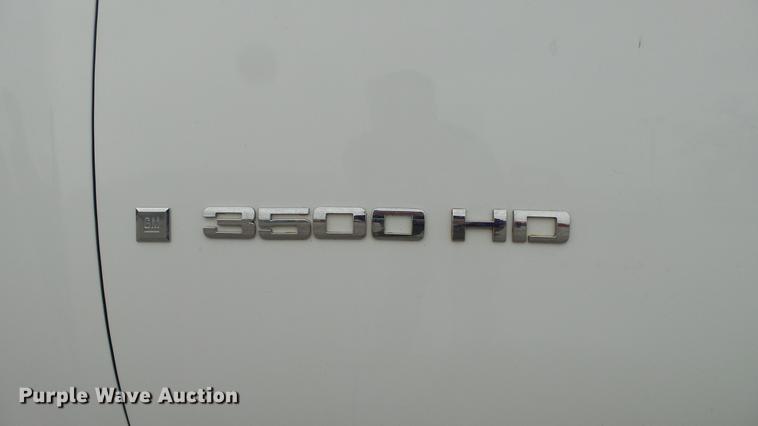 image for item DE5002 2009 Chevrolet Silverado 3500HD LT Crew Cab pickup truck