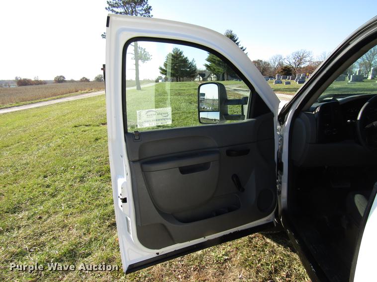 image for item DE5013 2010 Chevrolet Silverado 1500 Ext. Cab pickup truck