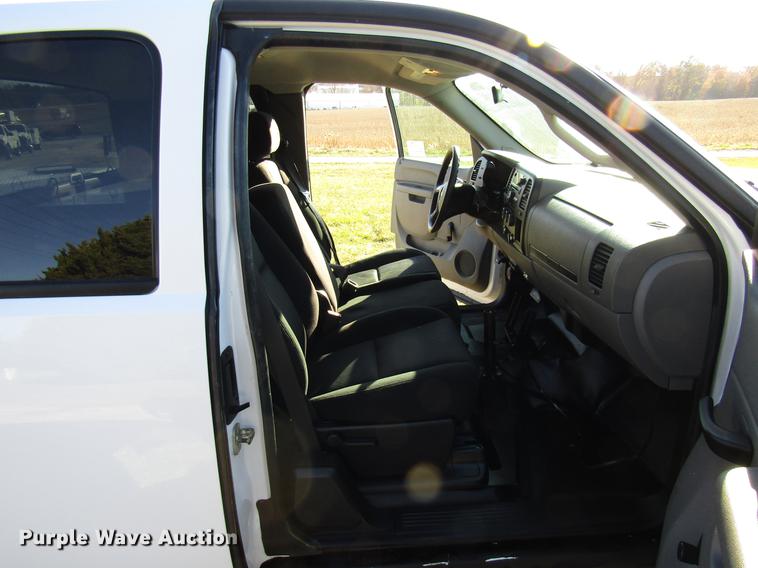 image for item DE5013 2010 Chevrolet Silverado 1500 Ext. Cab pickup truck