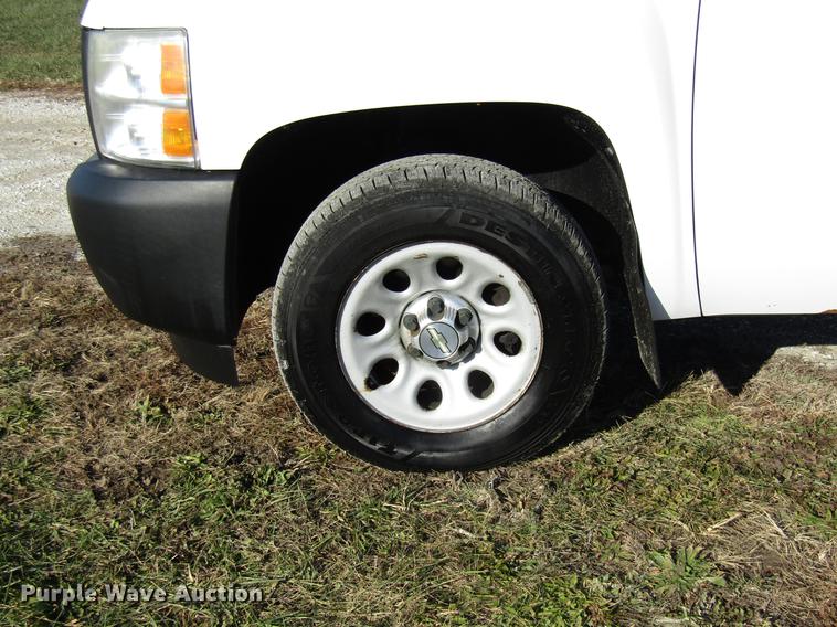 image for item DE5013 2010 Chevrolet Silverado 1500 Ext. Cab pickup truck