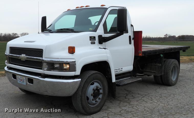 image for item DE5032 2007 Chevrolet C5500 dump flatbed truck