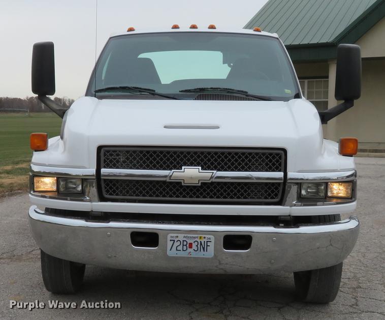 image for item DE5032 2007 Chevrolet C5500 dump flatbed truck