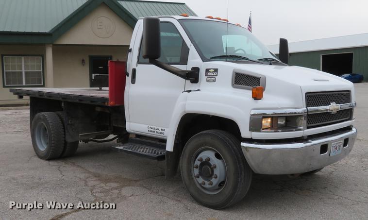 image for item DE5032 2007 Chevrolet C5500 dump flatbed truck