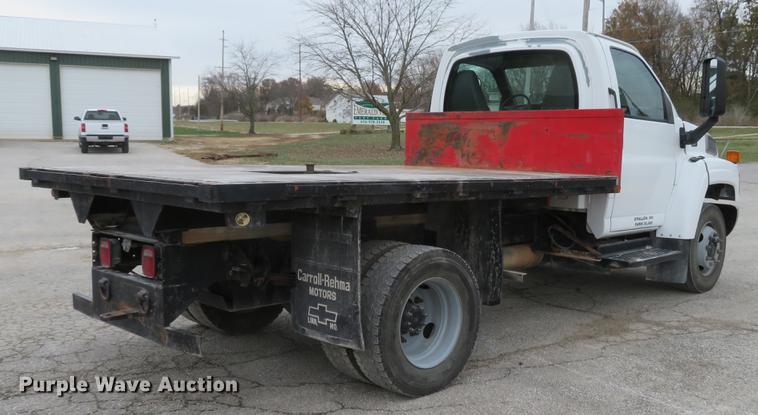 image for item DE5032 2007 Chevrolet C5500 dump flatbed truck