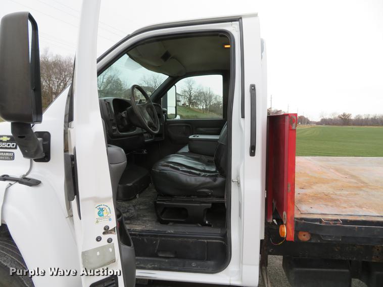 image for item DE5032 2007 Chevrolet C5500 dump flatbed truck