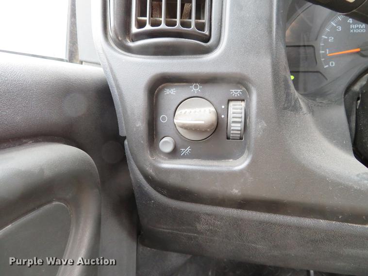 image for item DE5032 2007 Chevrolet C5500 dump flatbed truck