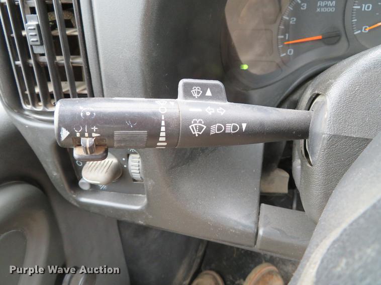 image for item DE5032 2007 Chevrolet C5500 dump flatbed truck