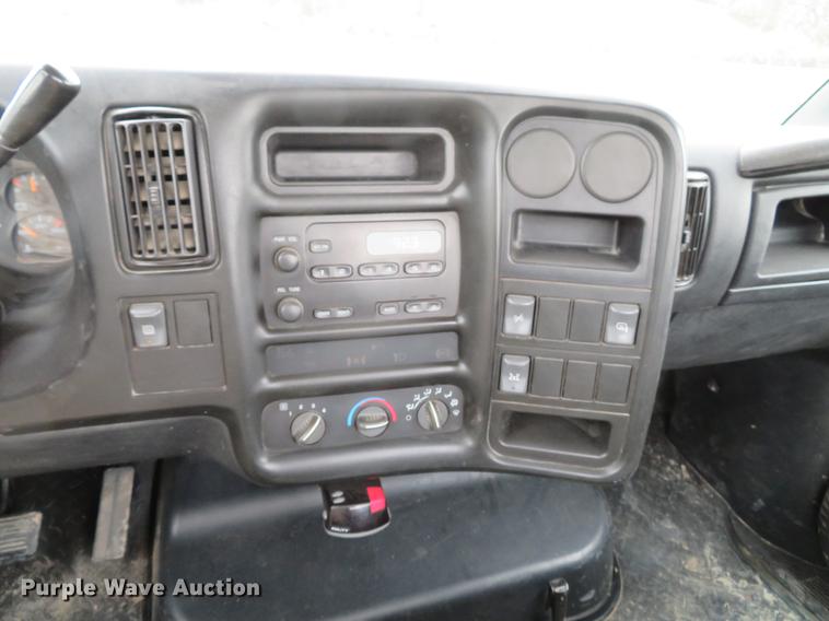 image for item DE5032 2007 Chevrolet C5500 dump flatbed truck