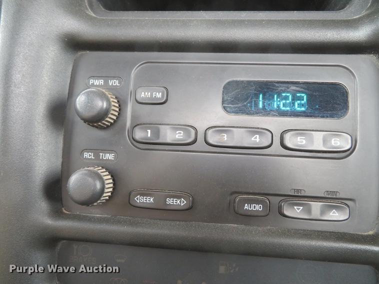 image for item DE5032 2007 Chevrolet C5500 dump flatbed truck