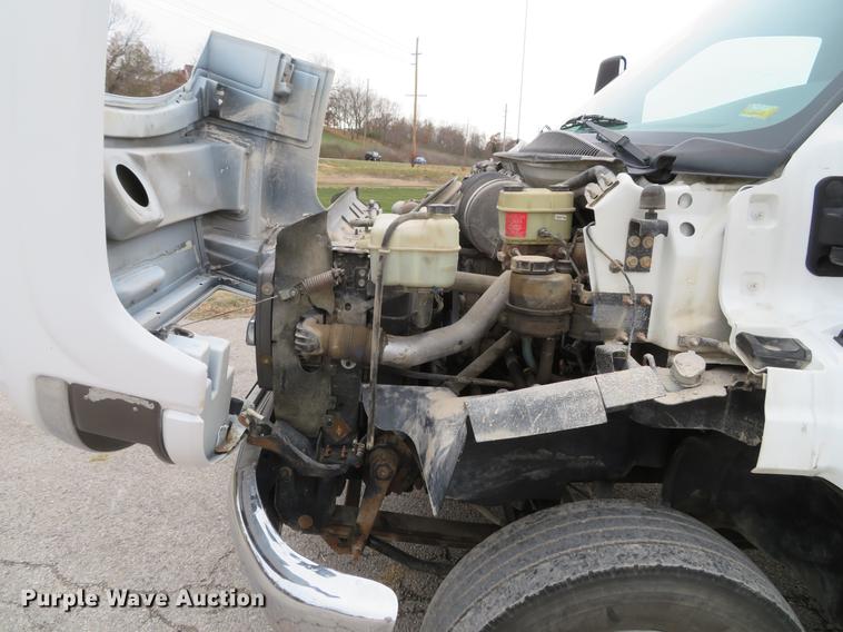 image for item DE5032 2007 Chevrolet C5500 dump flatbed truck