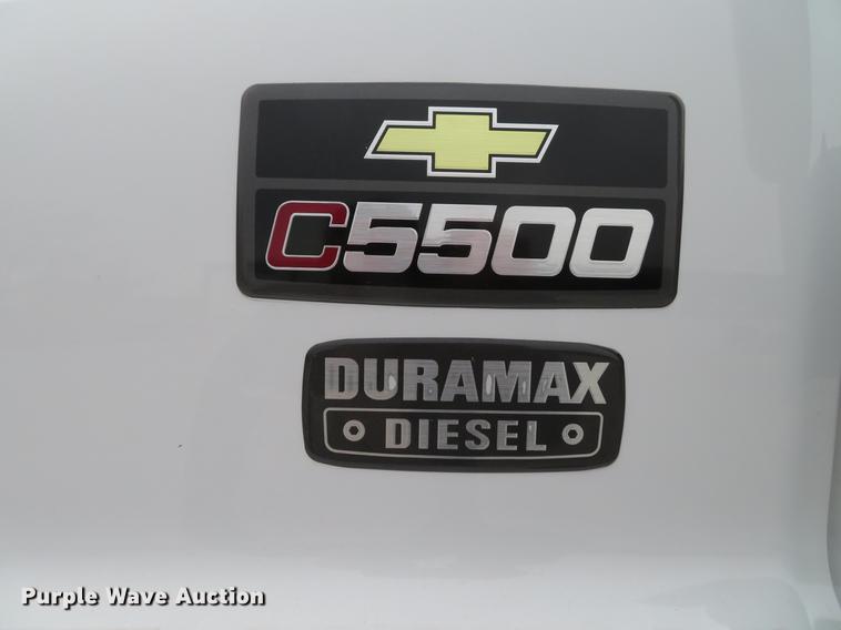 image for item DE5032 2007 Chevrolet C5500 dump flatbed truck