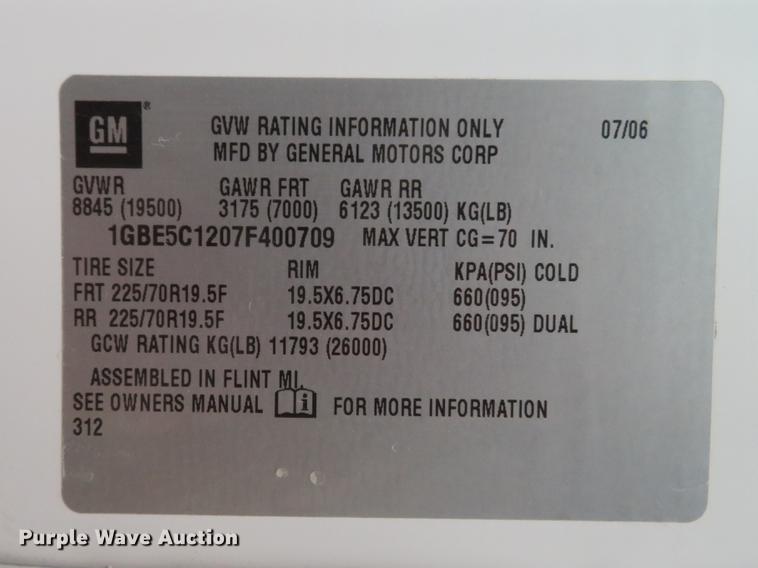 image for item DE5032 2007 Chevrolet C5500 dump flatbed truck