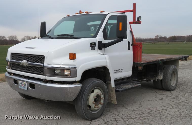 image for item DE5033 2007 Chevrolet C5500 flatbed truck
