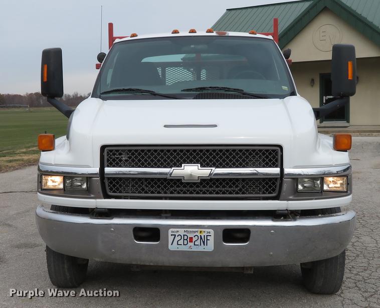 image for item DE5033 2007 Chevrolet C5500 flatbed truck
