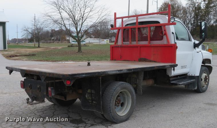 image for item DE5033 2007 Chevrolet C5500 flatbed truck