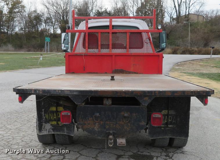 image for item DE5033 2007 Chevrolet C5500 flatbed truck