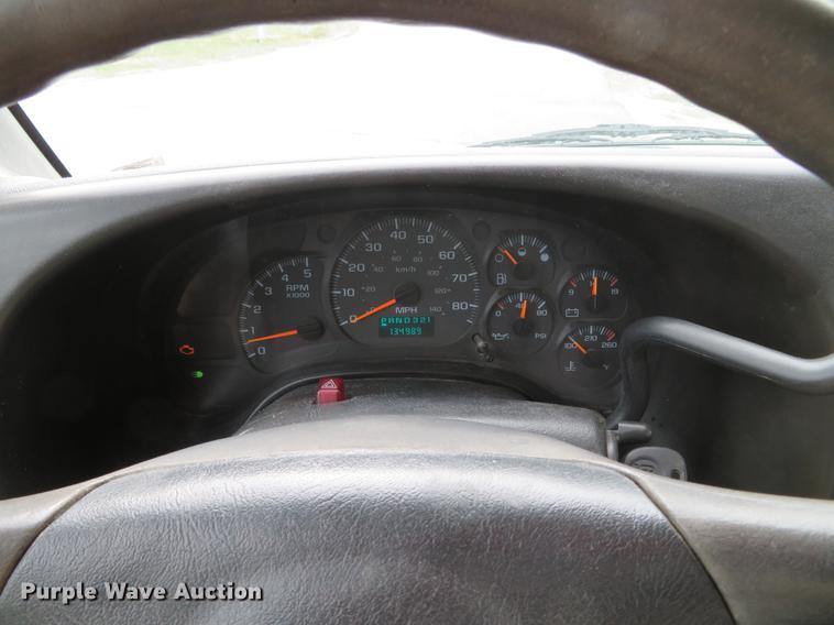 image for item DE5033 2007 Chevrolet C5500 flatbed truck